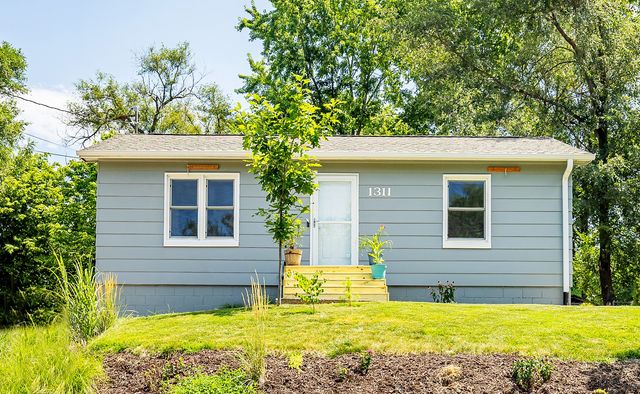 1311 E 33rd Court, Des Moines, IA 50317