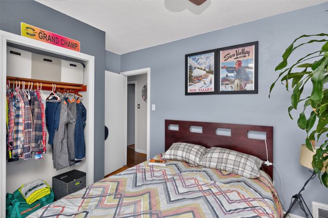 1311 E 33rd Court, Des Moines, IA 50317