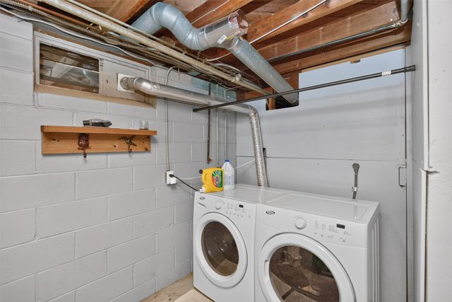 1311 E 33rd Court, Des Moines, IA 50317