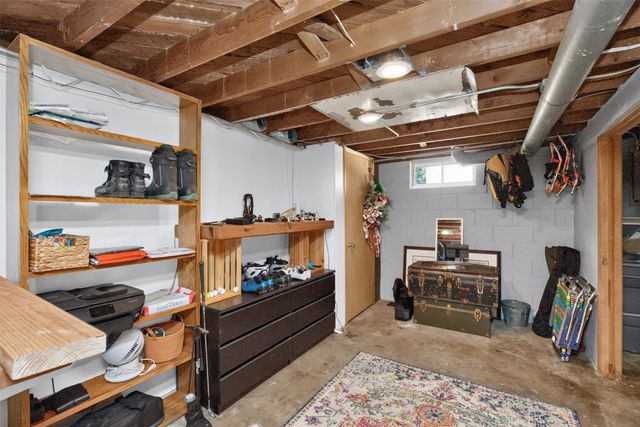 1311 E 33rd Court, Des Moines, IA 50317