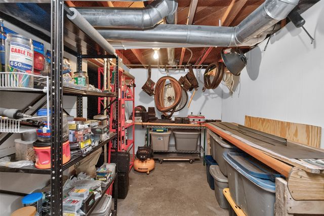 1311 E 33rd Court, Des Moines, IA 50317