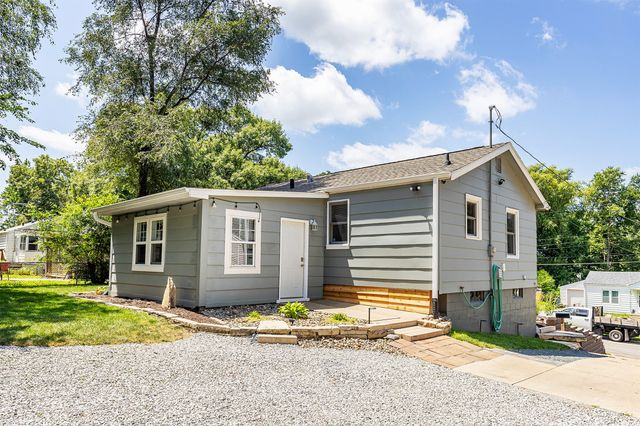 1311 E 33rd Court, Des Moines, IA 50317
