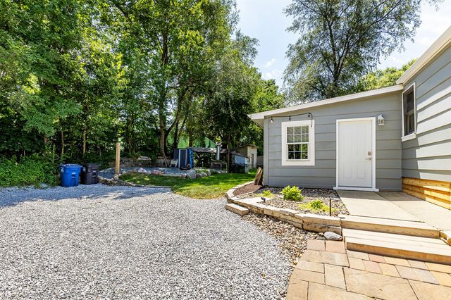 1311 E 33rd Court, Des Moines, IA 50317