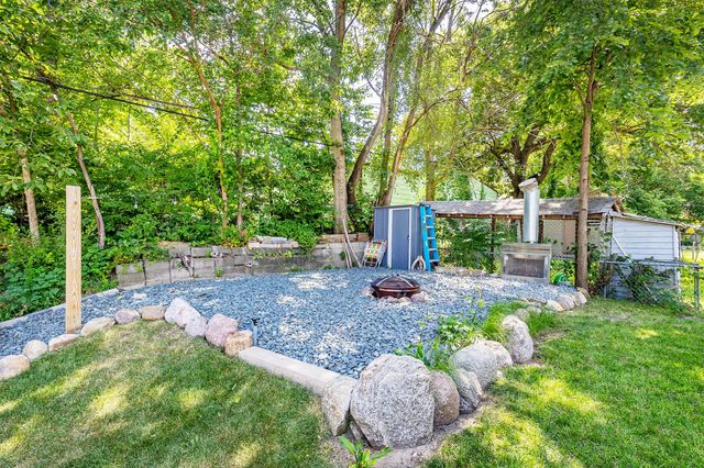 1311 E 33rd Court, Des Moines, IA 50317