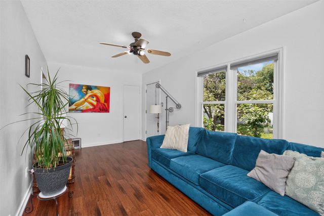 1311 E 33rd Court, Des Moines, IA 50317