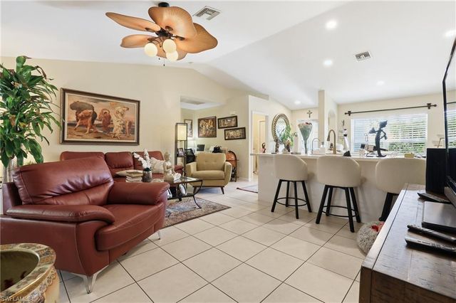 2207 NE 28th ST, Cape Coral, FL 33909