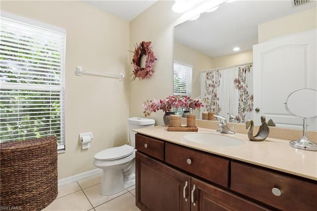 2207 NE 28th ST, Cape Coral, FL 33909