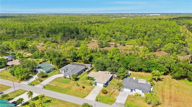 2207 NE 28th ST, Cape Coral, FL 33909