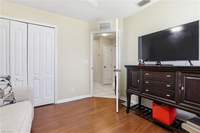 2207 NE 28th ST, Cape Coral, FL 33909