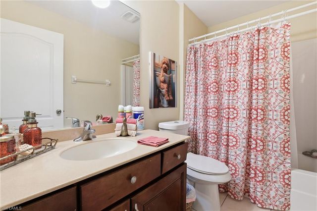 2207 NE 28th ST, Cape Coral, FL 33909