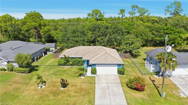 2207 NE 28th ST, Cape Coral, FL 33909
