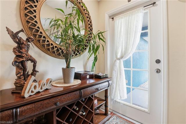 2207 NE 28th ST, Cape Coral, FL 33909