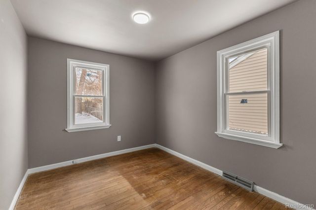 28643 Beechwood Street, Garden City, MI 48135