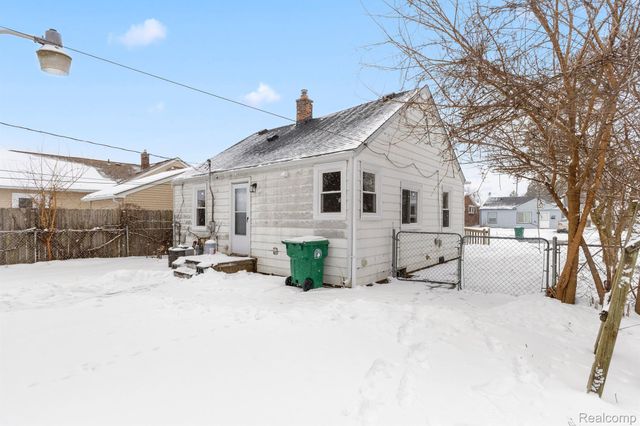 28643 Beechwood Street, Garden City, MI 48135