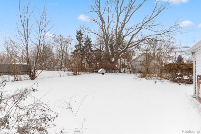 28643 Beechwood Street, Garden City, MI 48135