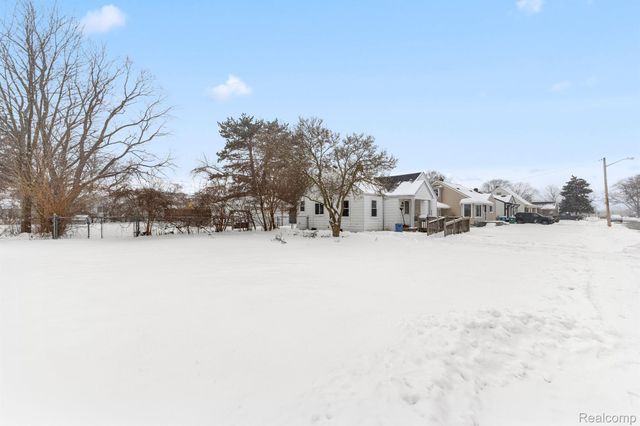 28643 Beechwood Street, Garden City, MI 48135