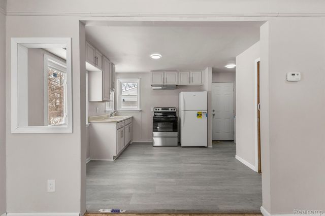 28643 Beechwood Street, Garden City, MI 48135