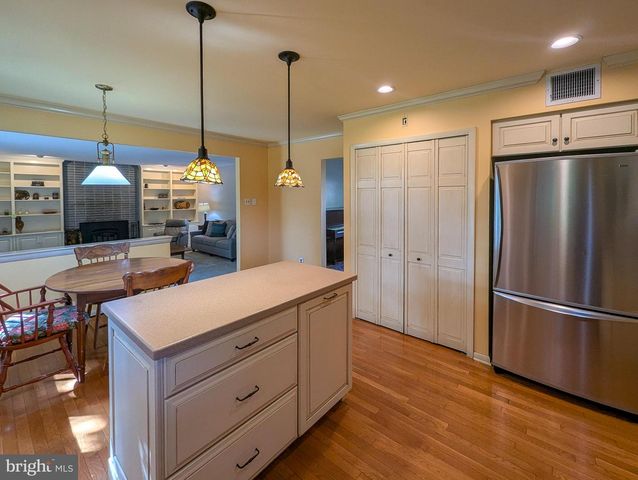 530 PERKIOMEN AVE, Lansdale, PA 19446