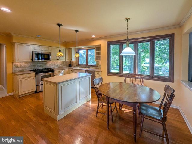530 PERKIOMEN AVE, Lansdale, PA 19446