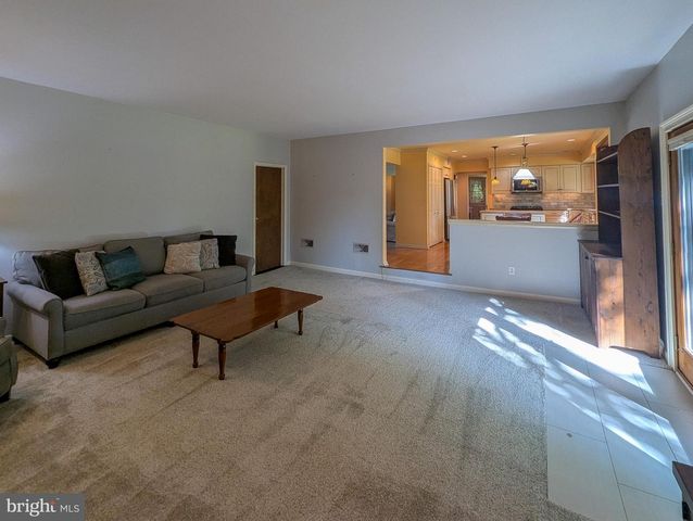 530 PERKIOMEN AVE, Lansdale, PA 19446