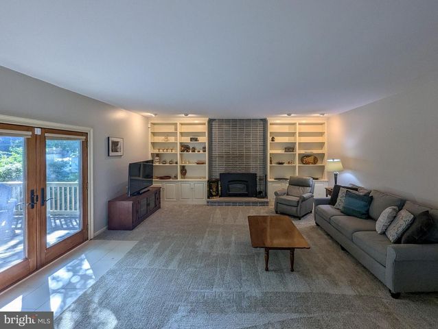 530 PERKIOMEN AVE, Lansdale, PA 19446