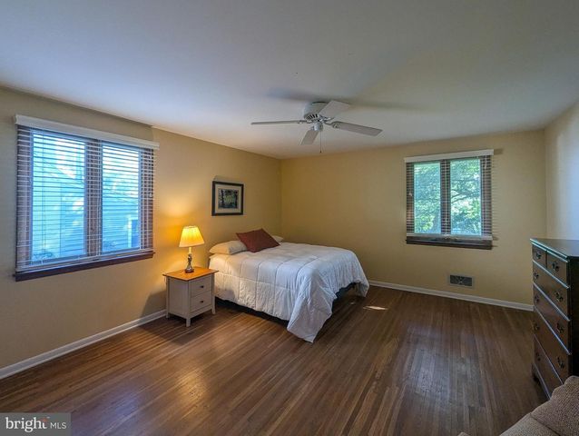 530 PERKIOMEN AVE, Lansdale, PA 19446