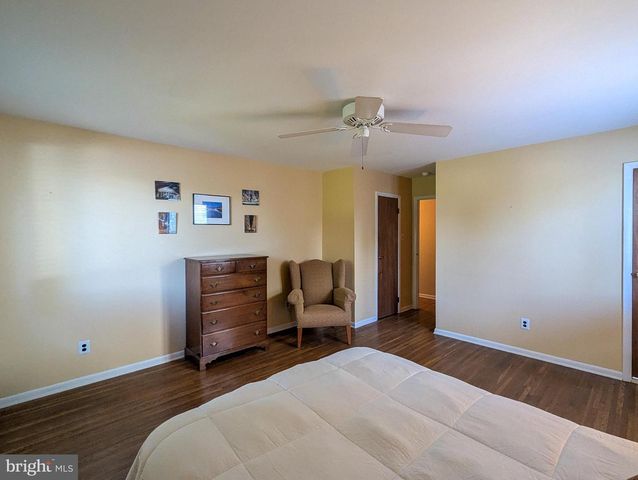 530 PERKIOMEN AVE, Lansdale, PA 19446