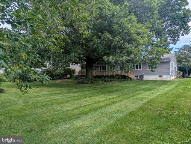 530 PERKIOMEN AVE, Lansdale, PA 19446