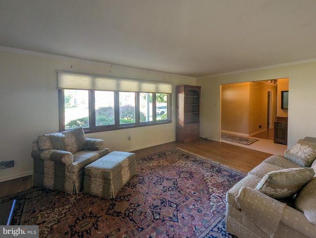 530 PERKIOMEN AVE, Lansdale, PA 19446
