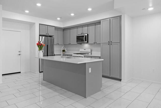 2040 Mindoro Lane 4, Chula Vista, CA 91915