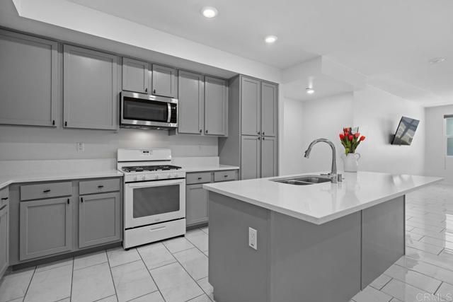 2040 Mindoro Lane 4, Chula Vista, CA 91915