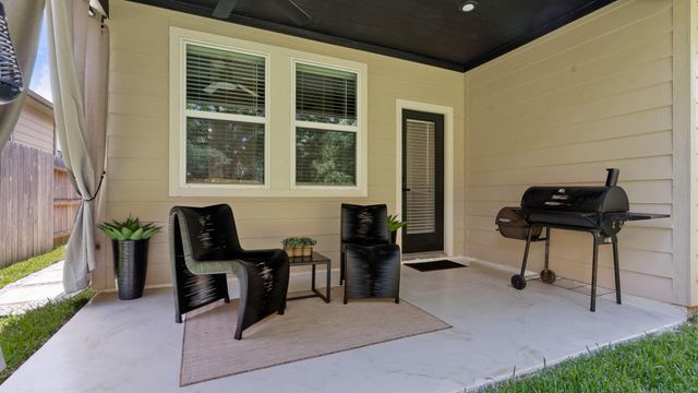 7067 Silverleaf Oak Street, Conroe, TX 77304