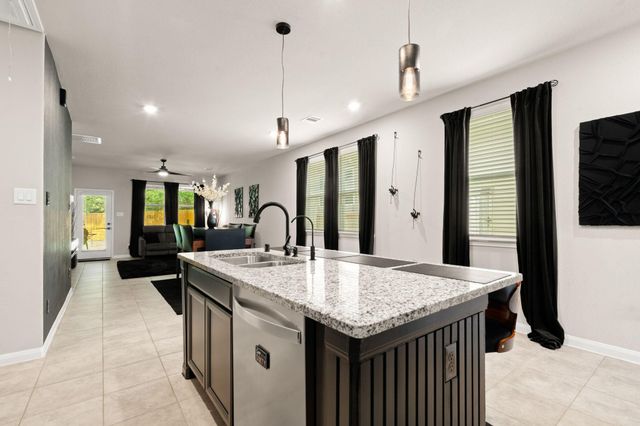 7067 Silverleaf Oak Street, Conroe, TX 77304