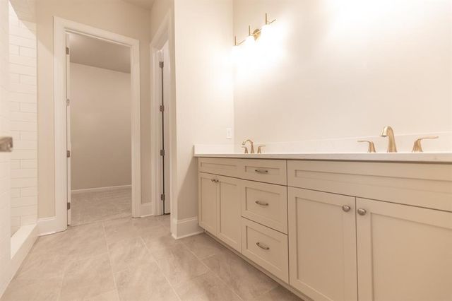 1010 Eastman Court, Hoschton, GA 30548