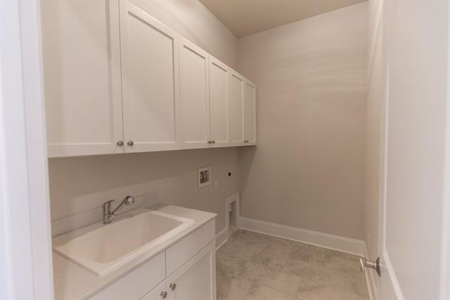 1010 Eastman Court, Hoschton, GA 30548