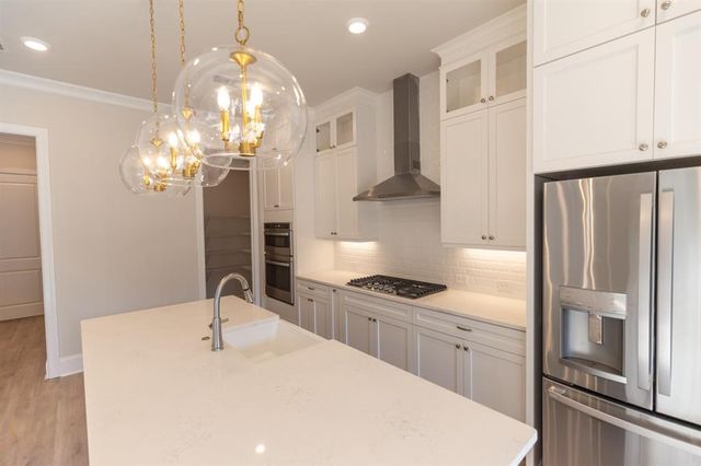 1010 Eastman Court, Hoschton, GA 30548