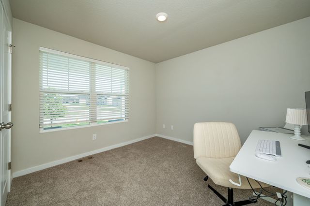 800 Knoll Drive, Norwalk, IA 50211