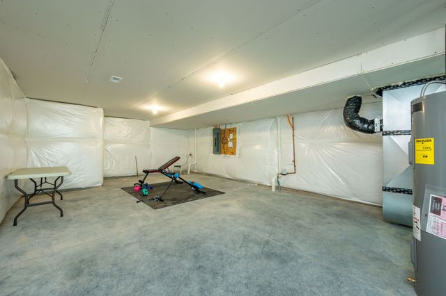 800 Knoll Drive, Norwalk, IA 50211