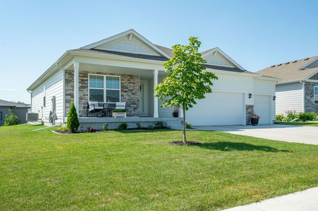 800 Knoll Drive, Norwalk, IA 50211