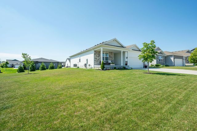 800 Knoll Drive, Norwalk, IA 50211