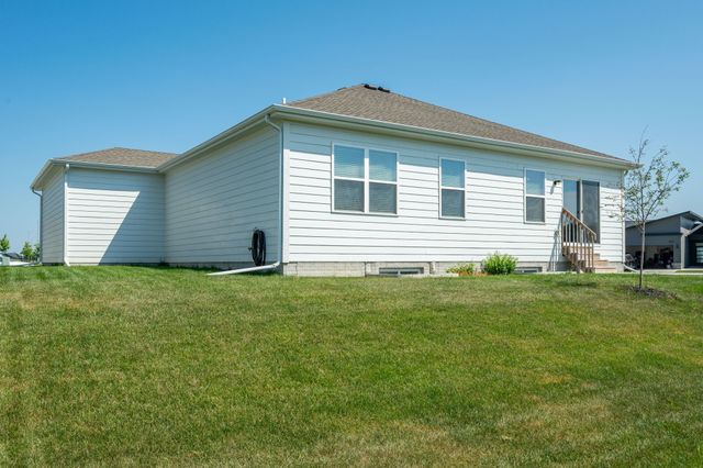 800 Knoll Drive, Norwalk, IA 50211