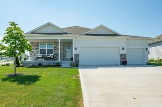 800 Knoll Drive, Norwalk, IA 50211