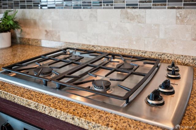 425 1st Street 2003, San Francisco, CA 94105