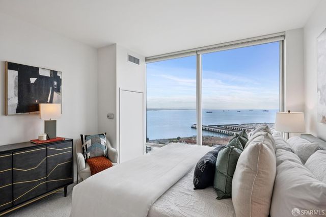425 1st Street 2003, San Francisco, CA 94105