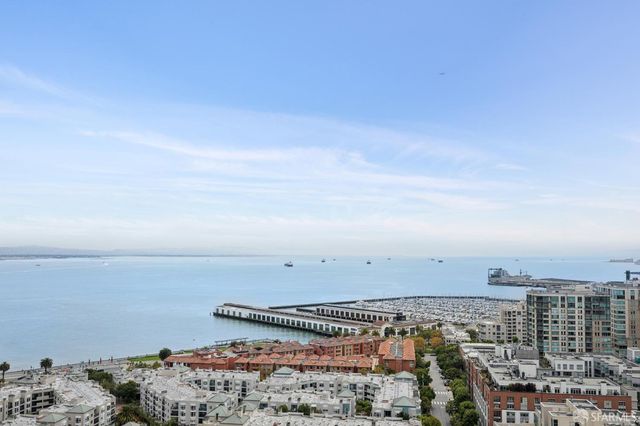 425 1st Street 2003, San Francisco, CA 94105