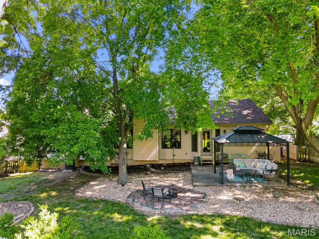 14 Minden Court, St Charles, MO 63301
