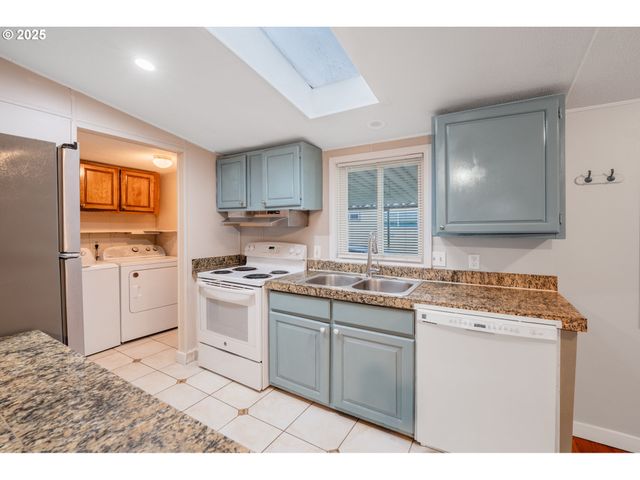 428 Sw BOSTON Way 73, Beaverton, OR 97006