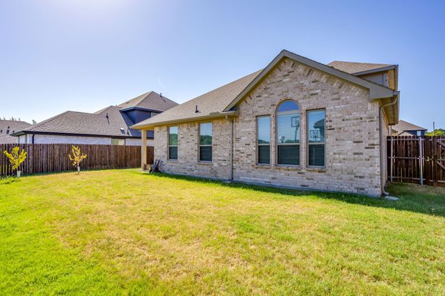 112 Everest Court, Burleson, TX 76028