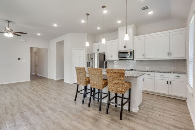 112 Everest Court, Burleson, TX 76028