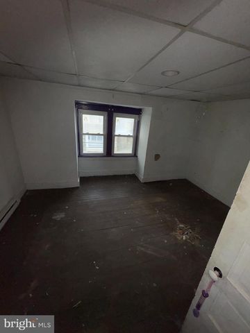 1415 W KING ST, York, PA 17404